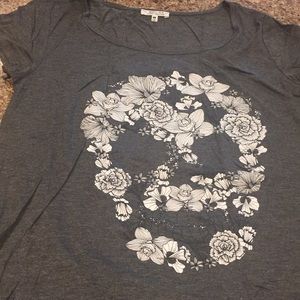 Skull flower t shirt medium